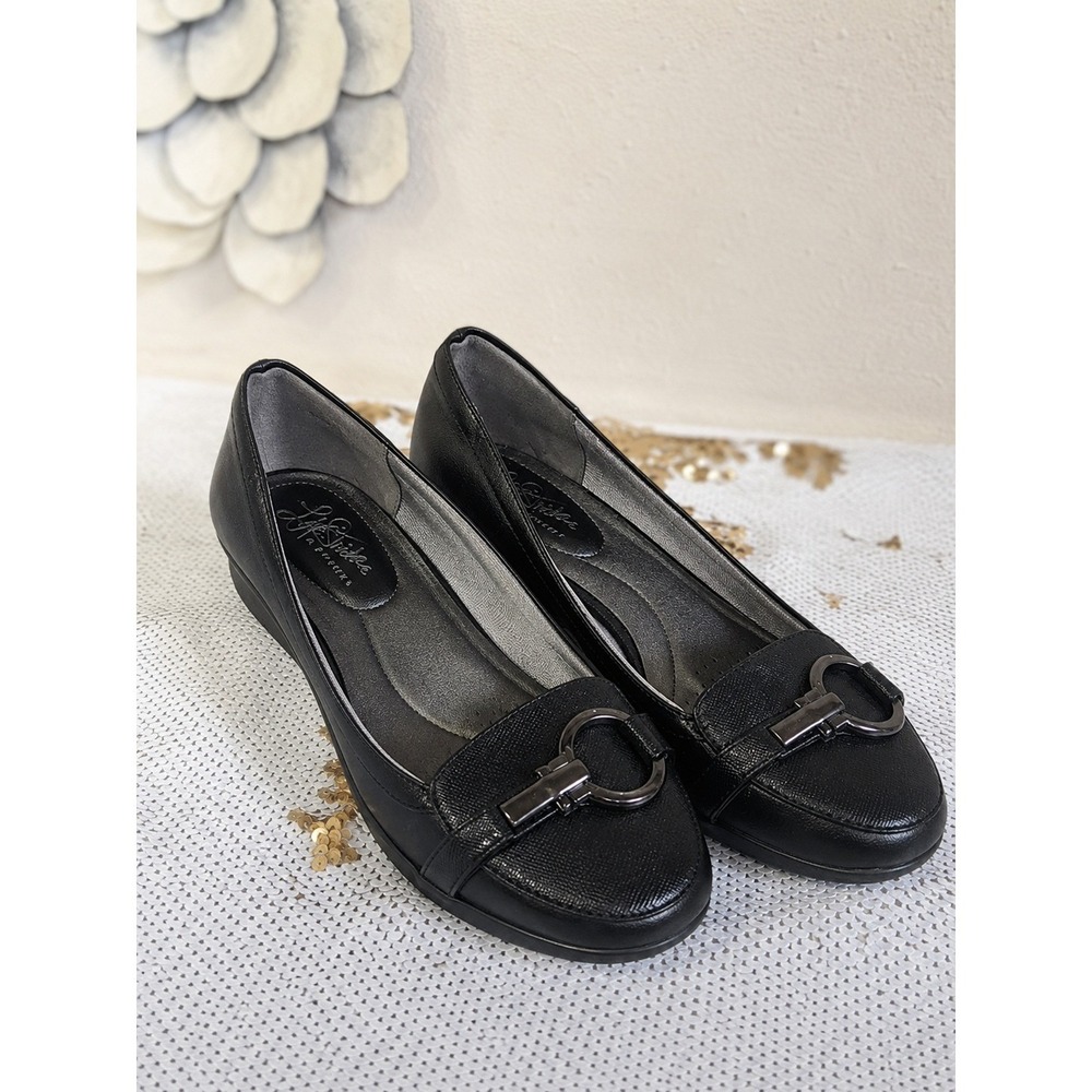LifeStride Womens Black Wedge Pumps Soft System Buckle Detail Shoes Size 7.5 M